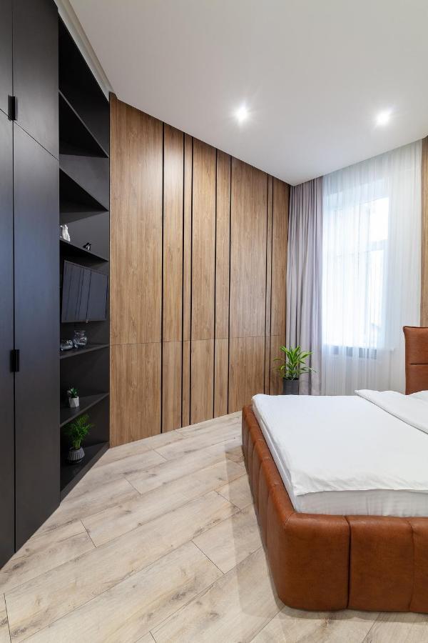 Royal Vip Apartment On Leontovicha 5 리비프 외부 사진