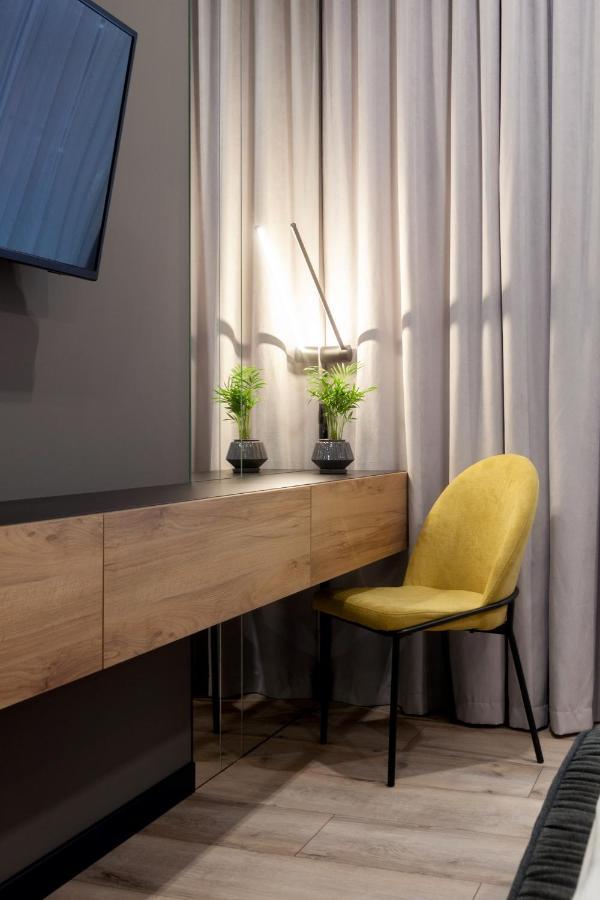 Royal Vip Apartment On Leontovicha 5 리비프 외부 사진