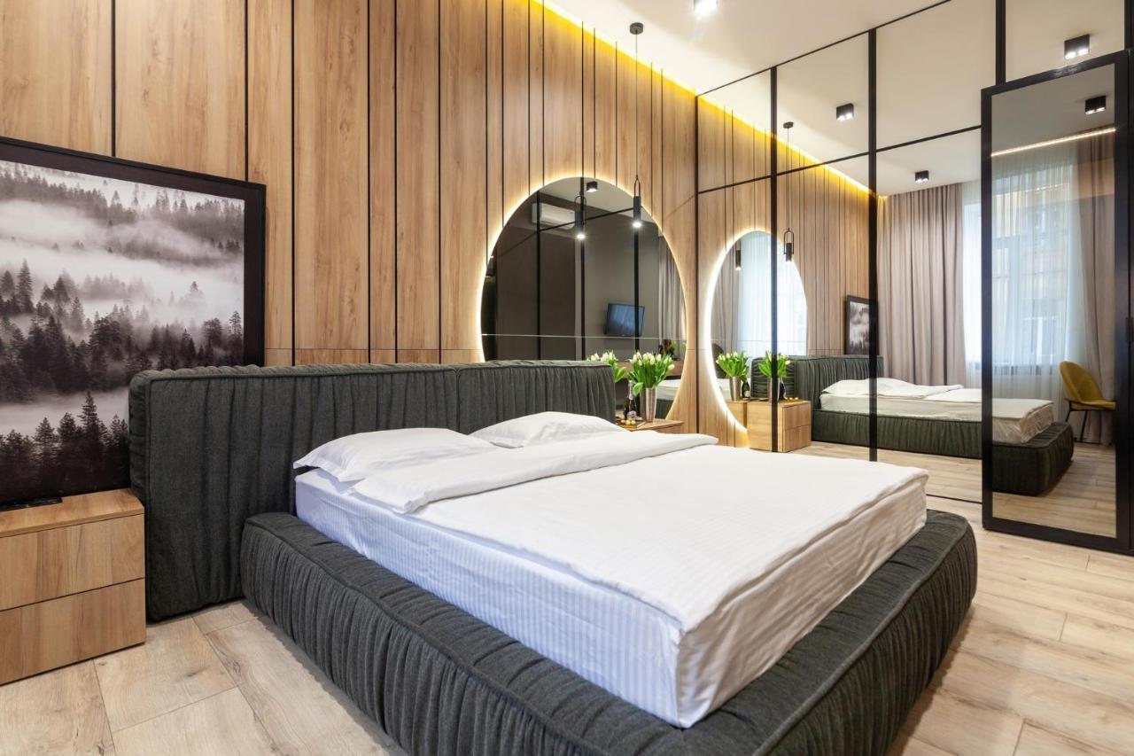 Royal Vip Apartment On Leontovicha 5 리비프 외부 사진