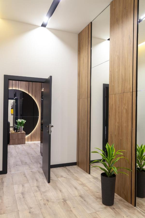 Royal Vip Apartment On Leontovicha 5 리비프 외부 사진