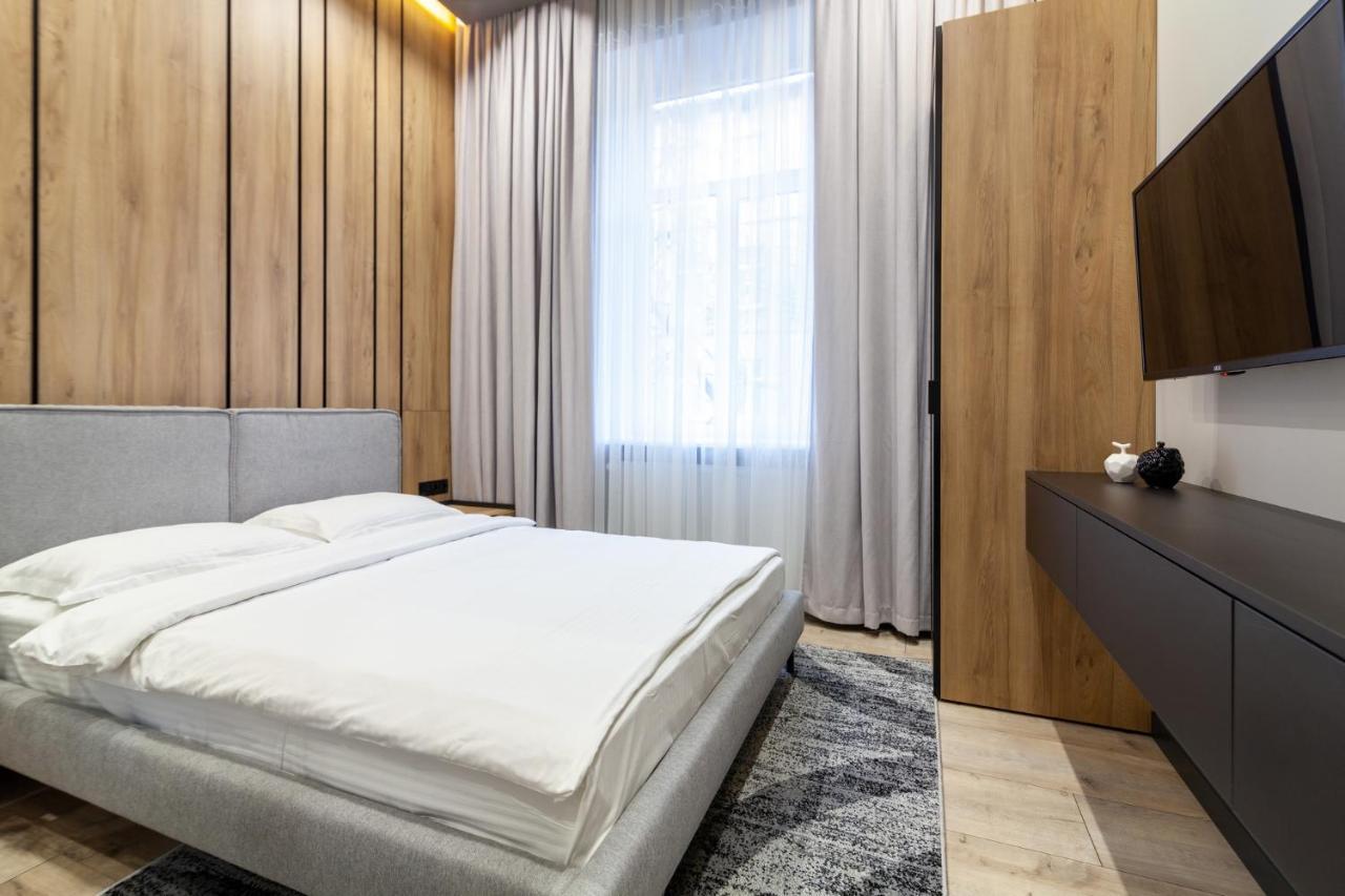 Royal Vip Apartment On Leontovicha 5 리비프 외부 사진