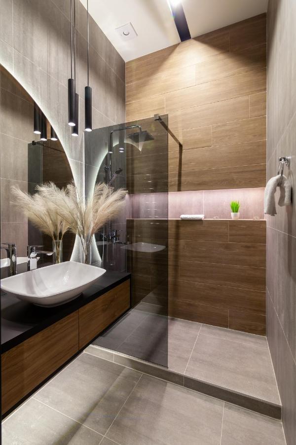Royal Vip Apartment On Leontovicha 5 리비프 외부 사진