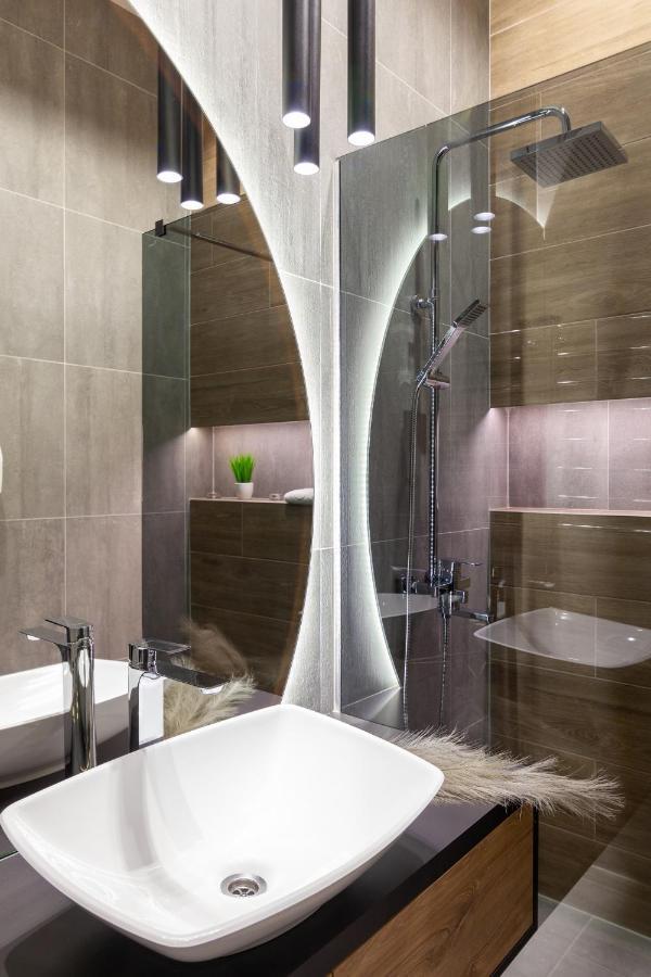 Royal Vip Apartment On Leontovicha 5 리비프 외부 사진